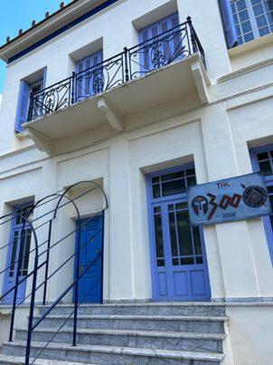 The -300 -A Centrally Located Heritage Home EEsparta Exterior foto