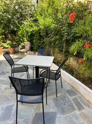 The -300 -A Centrally Located Heritage Home EEsparta Exterior foto