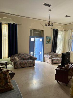The -300 -A Centrally Located Heritage Home EEsparta Exterior foto